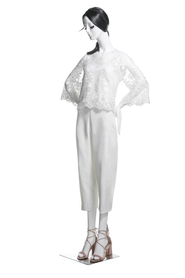 SDMZ-LUCY4 / Abstract female mannequin, standing pose.